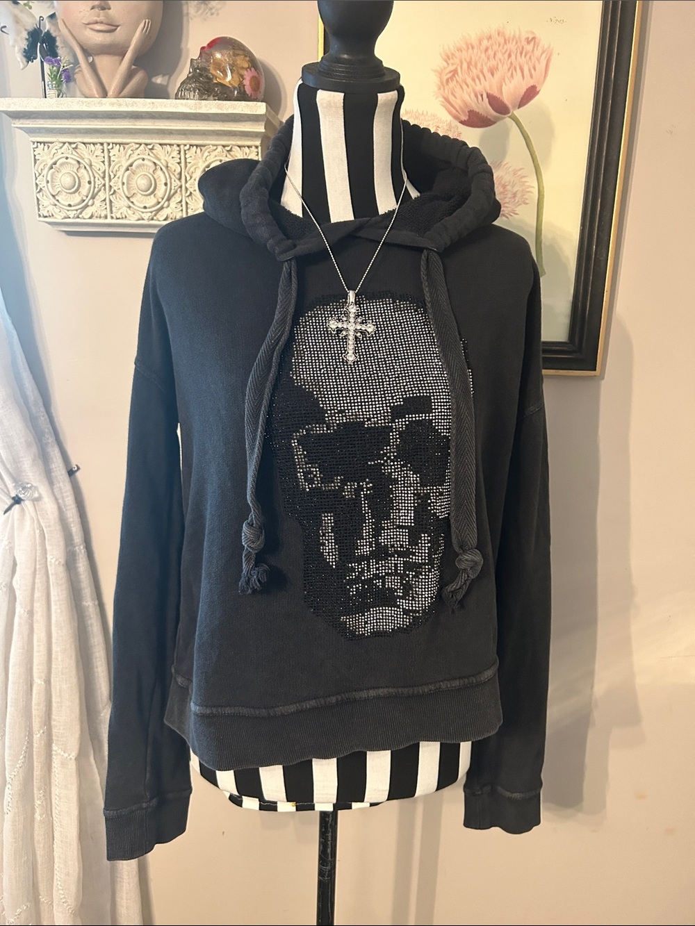 Vintage Havana Black Hooded Sweatshirt with Silver Sequin Skull